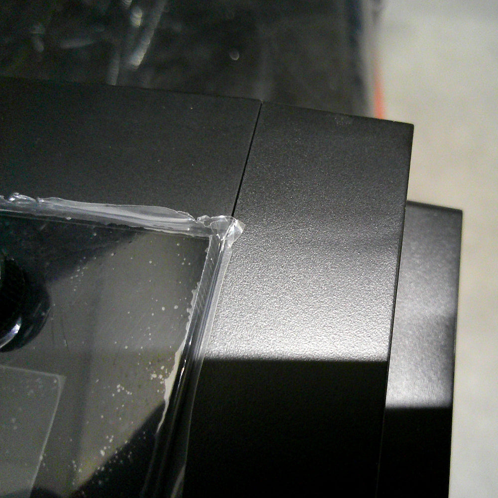 Der Versa C23 TG B-Ware in der Farbe Black ist ein PC Gehaeuse mit integrierten RGB-LED-Streifen