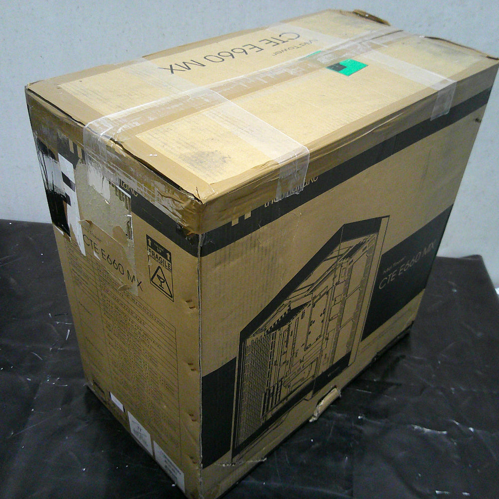 Der CTE E660 MX ist ein Midi Tower Gehaeuse in der Farbe Schwarz mit Drei-Wege-GPU-Installation und Support für Hidden-Connector-Motherboards.