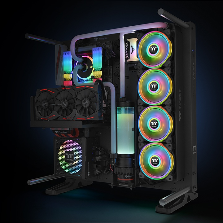 ***B-Ware*** Riing Quad 14 RGB Radiator Fan TT Premium Edition 3 Fan Pack (Controller included)