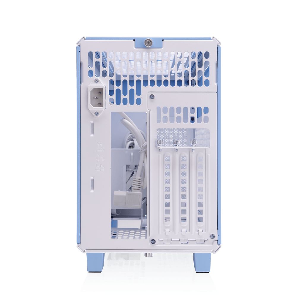 Das TR100 ist ein kompaktes PC Mini-ITX-Gehäuse (Tower) in Hydrangea Blue