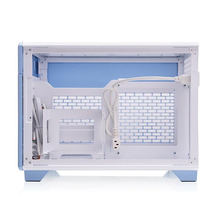 Das TR100 ist ein kompaktes PC Mini-ITX-Gehäuse (Tower) in Hydrangea Blue