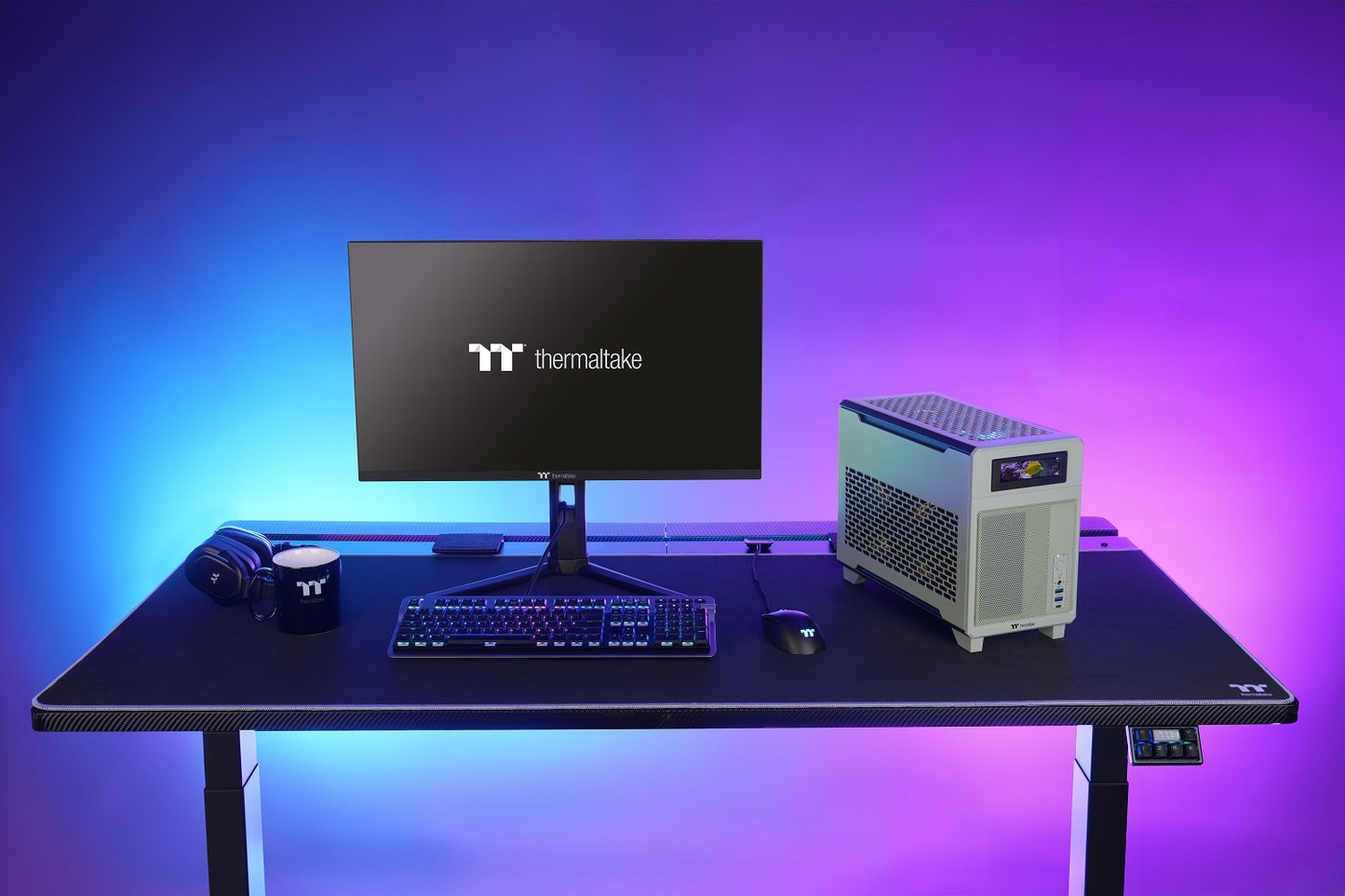 Das TR100 ist ein kompaktes PC Mini-ITX-Gehäuse (Tower) in Matcha Green