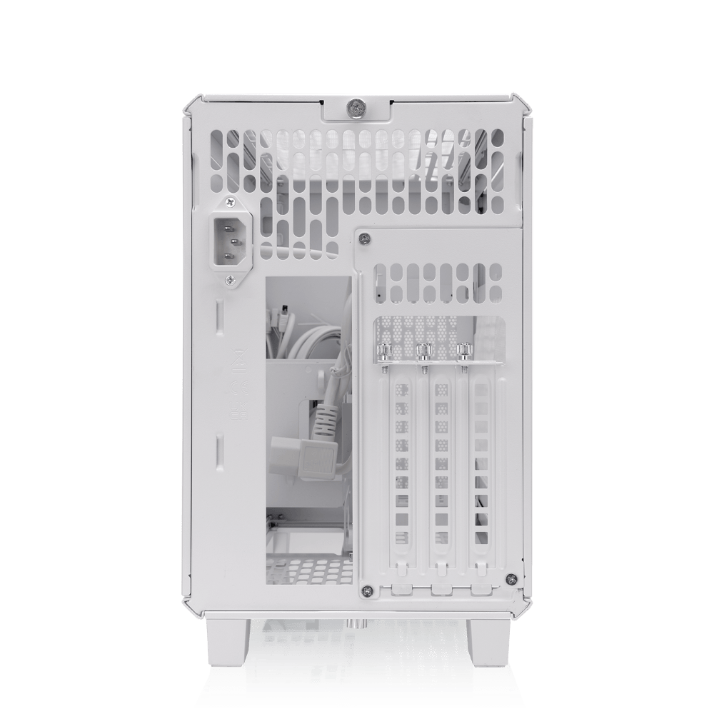Das TR100 ist ein kompaktes PC Mini-ITX-Gehäuse (Tower) in Snow White.
