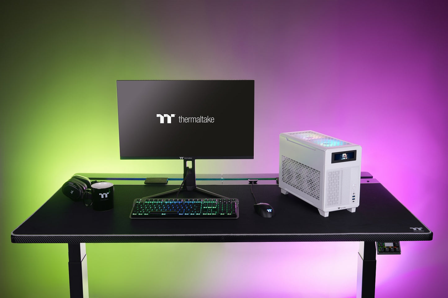 Das TR100 ist ein kompaktes PC Mini-ITX-Gehäuse (Tower) in Snow White.
