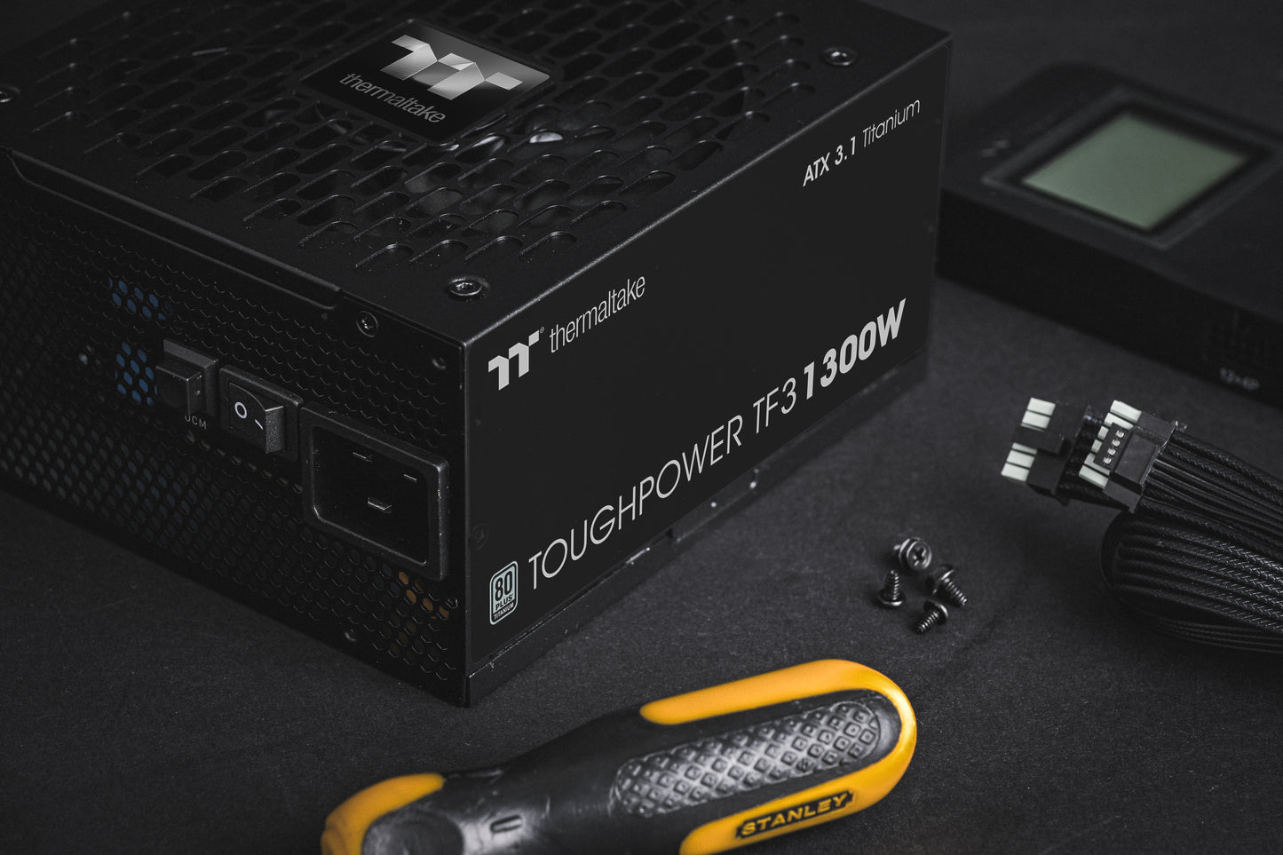 Toughpower TF3 1300 Watt Titanium - Thermaltake LCGS