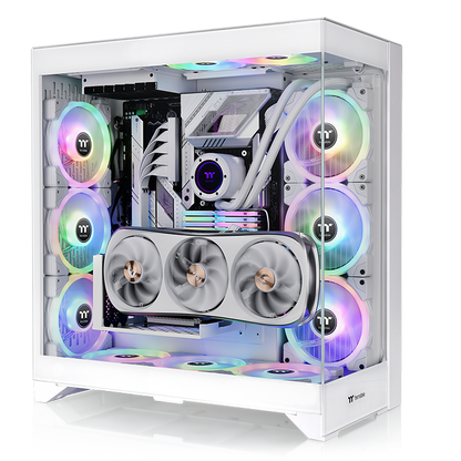 Der CTE E660 MX ist ein Midi Tower Gehaeuse in der Farbe Snow White mit Drei-Wege-GPU-Installation und Support für Hidden-Connector-Motherboards.