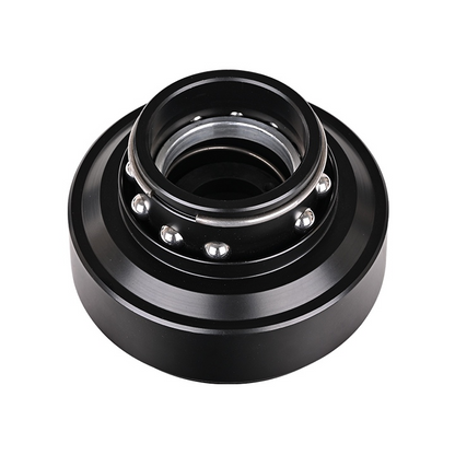 Der GRA TTG XRW Quick Release Adapter ist für das Thermaltake G6 und G15 um das XRW-G1 GT Lenkrad anzuschließen.