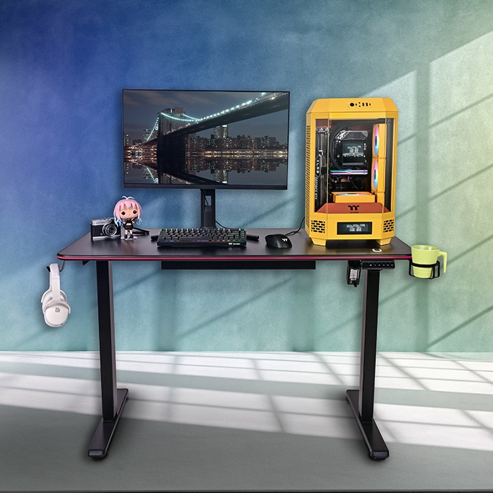 Der GT120 RGB Gaming Desk ist ein höhenverstellbarer Schreibtisch für Gamer und Kreative. Wichtige Merkmale vom Tisch sind RGB-Beleuchtung mit 16,8 Millionen Farben, Kabelmanagement-System und wunderschöne Carbon-Faser-Optik.