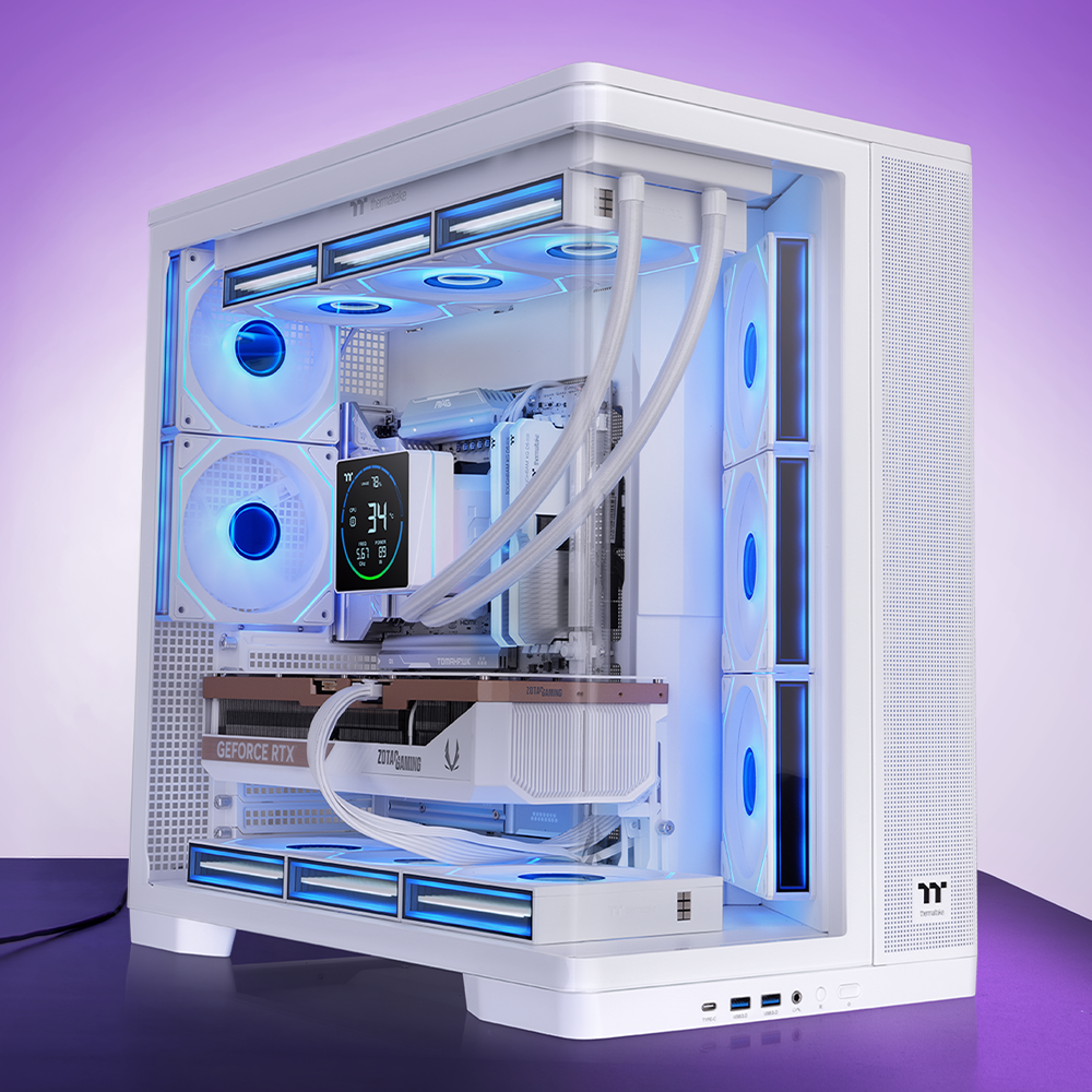 Thermaltake Gaming PC mit RGB und leistungsstarker Kühlung