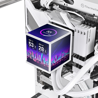Die MINECUBE 360 Ultra ARGB ist ein AIO Wasserkühlung in der Farbe Snow White mit patentierten Quad-LCD-Cube-Display, das aus vier 3,95-Zoll besteht und Systeminformationen und benutzerdefinierte Grafiken anzeigen oder zu einem Multi-Screen-Layout darstellen kann. Diese AIO kommt mit 120mm SWAFAN EX-Lüfter mit MAGForce 2.0 Quick Connection Design.