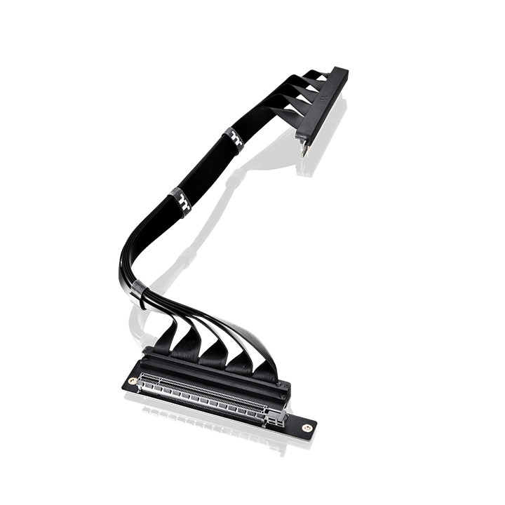 Das PCI-E 4.0 Dual 90 Degree Riser Kabel hat eine Länge von 400mm mit zwei 90-Grad-Steckern und EMI-Abschirmung in der Farbe Schwarz.