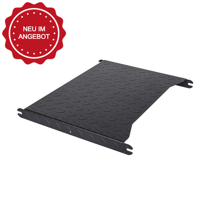 Der Sim RIG Floor ist eine hochwertige Fußstützenplatte in der Farbe Schwarz, die speziell für Rennsimulations-Cockpits entwickelt wurde. Sie besteht aus 2,5 mm starkem Stahl mit rutschfestem Profil.