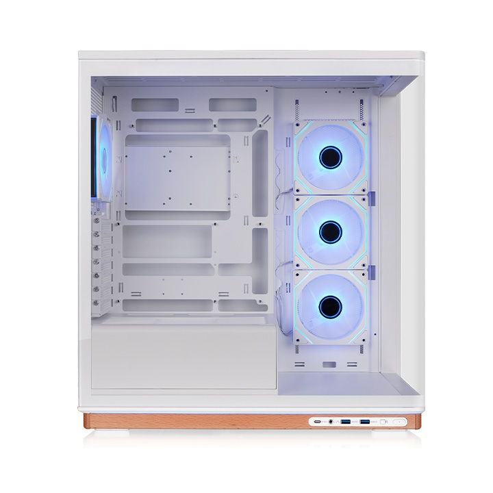 Weißes Stage 500 TG ARGB Mid-Tower-Gehäuse mit gebogenem Glas, Holz-Basis und drei leuchtenden Infinity-ARGB-Lüftern.