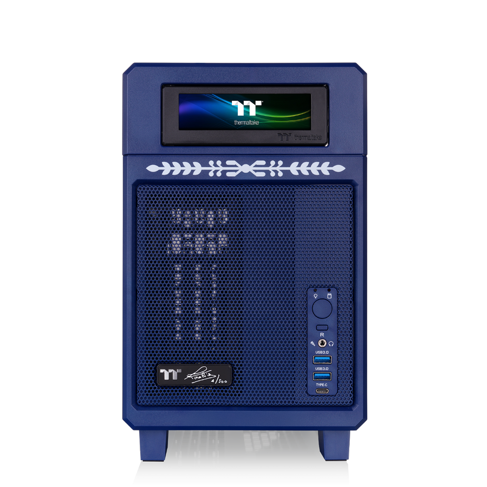 Das TR100 in der Koralie Edition in der Farbe Cobalt Blue ist ein Mini-ITX PC Gehäuse designt von der französischen Künstlerin Koralie.