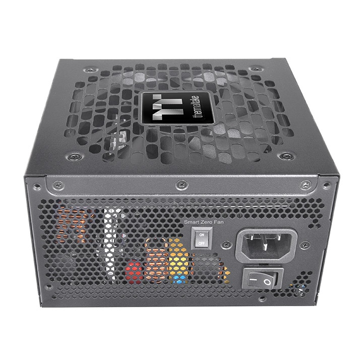 Schwarzes Thermaltake Toughpower PC-Netzteil mit Lüftergitter, Smart Zero Fan Schalter und Stromanschluss.