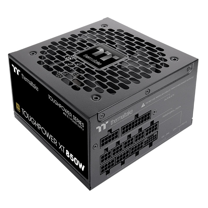 Schwarzes Thermaltake Toughpower XT 850W Gold Netzteil mit modularen Anschlüssen und wabenförmigem Lüftergitter.