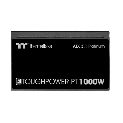 Das Toughpower PT 1000W Black ist ein 80 PLUS Platinum -zertifiziertes PC-Netzteil (PSU) mit der Spezifikation ATX 3.1 und ist mit einem nativen PCIe Gen 5.1 12+4-Pin-Anschluss ausgestatt.