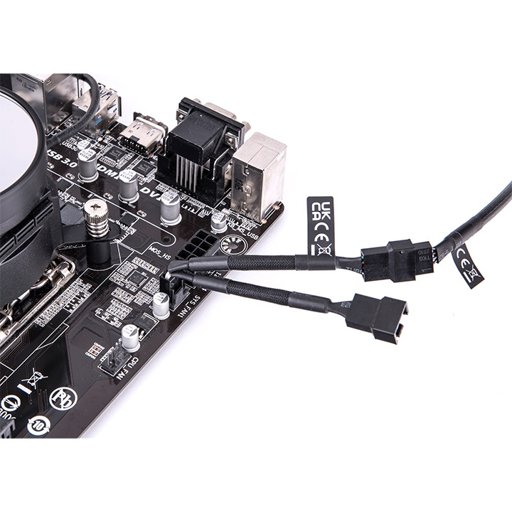 Der TTMOD PWM Fan 4-Pin Y-Cable verbindet auf elegante Weise zwei Lüfter mit nur einem PWM-Stecker für optimales Kabelmanagment.