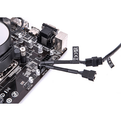 Der TTMOD PWM Fan 4-Pin Y-Cable verbindet auf elegante Weise zwei Lüfter mit nur einem PWM-Stecker für optimales Kabelmanagment.