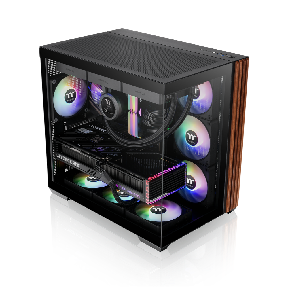 Das View 380 WS ARGB ist ATX PC-Gehäuse in der Farbe Black. Es überzeugt durch seine  vier 120-mm ARGB-Lite Lüfter und eine wunderschöne Holzoptik.