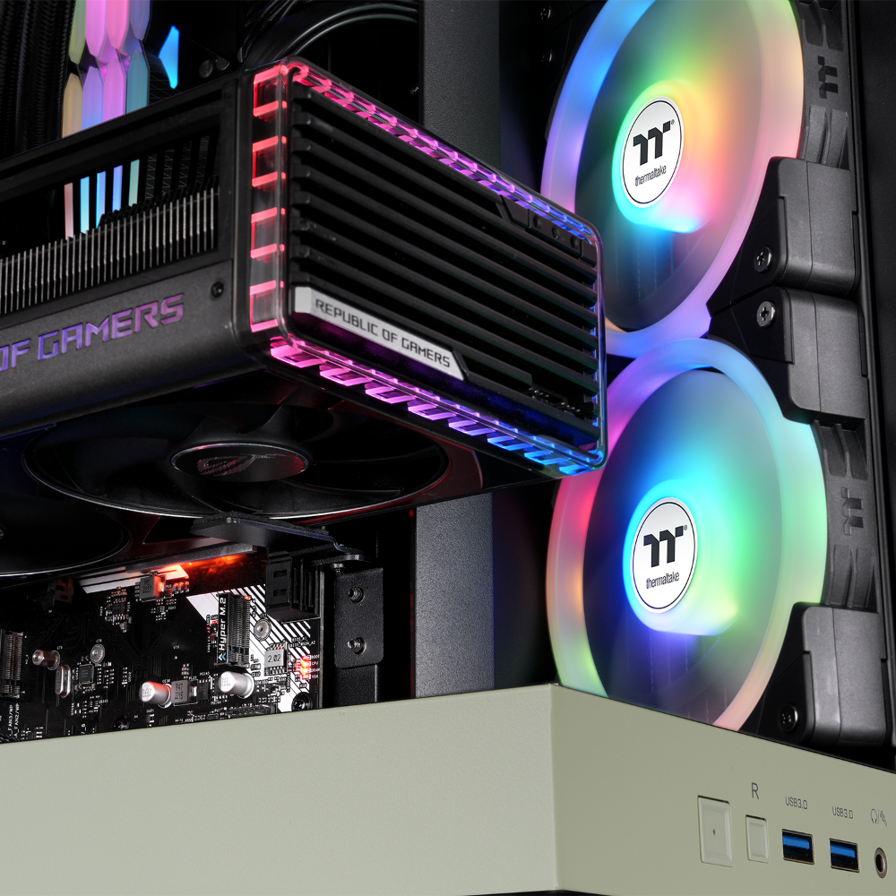 Das View 380 XL WS ARGB ist ATX PC-Gehäuse in der Farbe Matcha Green. Es überzeugt durch seine  vier 120-mm ARGB-Lite Lüfter, wunderschöne Holzoptik und Grafikkartenhalter.