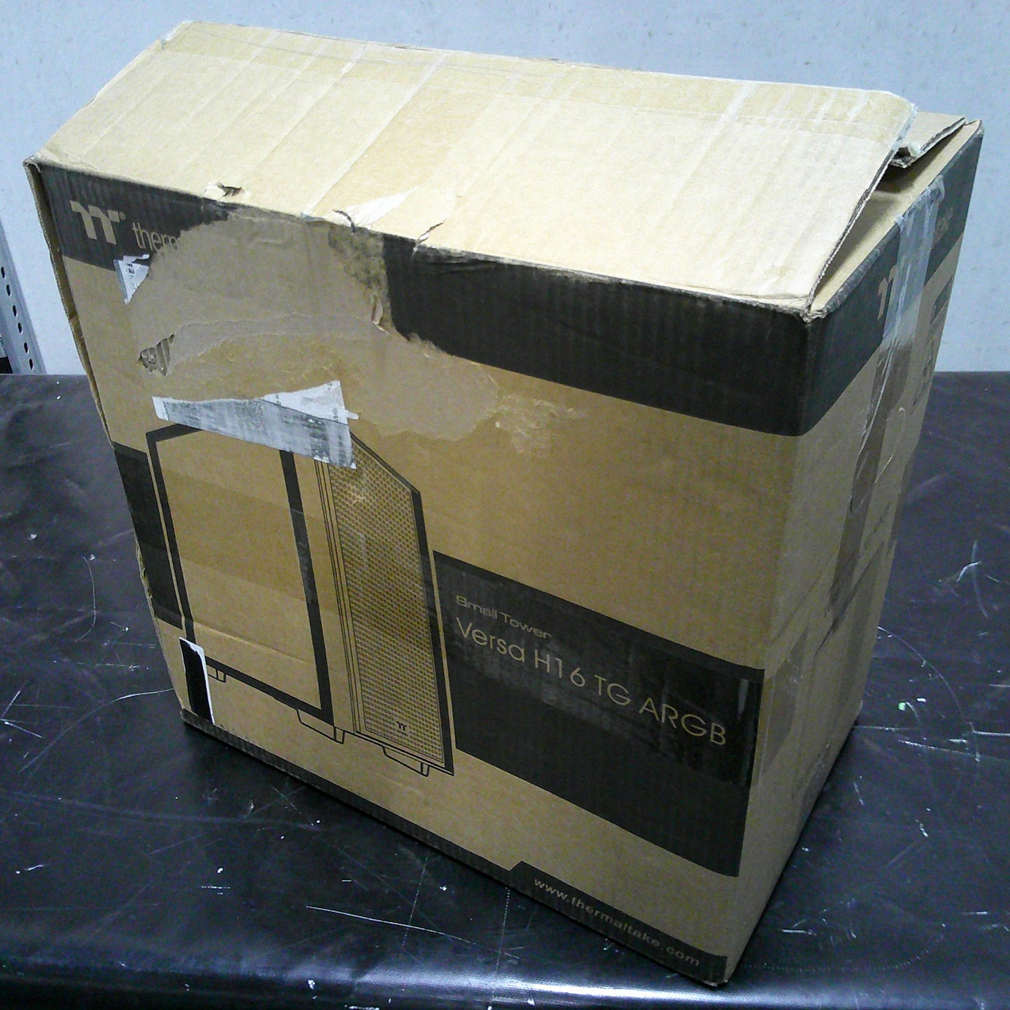 ***B-Ware*** Versa H16 TG ARGB Case Black